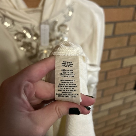 NWT Soft Surroundings Oversized Hooded Sweater with Floral Sequins Ivory Size M - Picture 5 of 7